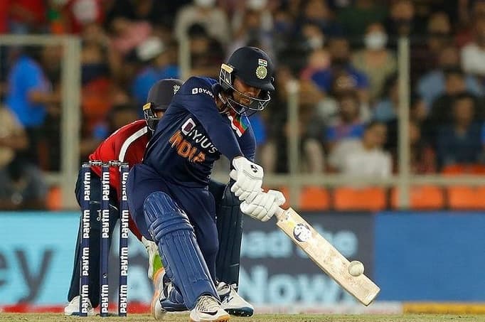 IND vs SL : पटना में इस स्टार क्रिकेटर की लोगों ने कर दी थी बीच सड़क पर धुनाई, अब वनडे में करेगा डेब्यू IND vs SL : पटना में इस स्टार क्रिकेटर की लोगों ने कर दी थी बीच सड़क पर धुनाई, अब वनडे में करेगा डेब्यू
