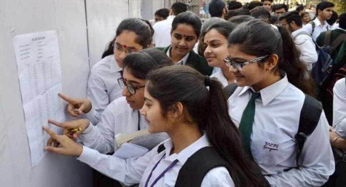 JEE Main 2023: धनबाद के विद्यार्थियों ने किया शानदार प्रदर्शन, 200 से अधिक छात्रों को 90 परसेंटाइल
