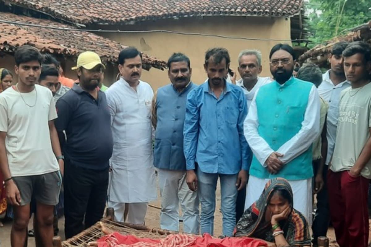 देवघर : पानी में डूब रहे भाई को बचाने कूदी बहन, दोनों की मौत देवघर : पानी में डूब रहे भाई को बचाने कूदी बहन, दोनों की मौत