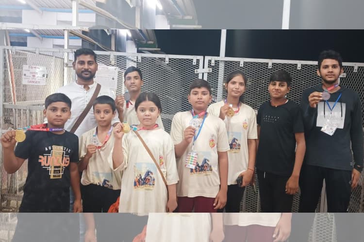 नेशनल गतका प्रतियोगिता में पलामू के खिलाड़ियों ने जीते 11 मेडल, झारखंड का नाम किया रोशन