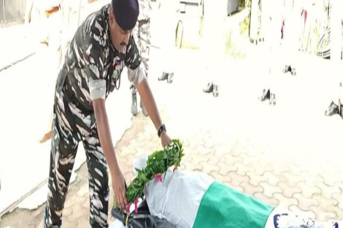 झारखंड: सीआरपीएफ जवान जगदीश प्रसाद मीणा ने अपनी सर्विस राइफल से गोली मारकर की आत्महत्या