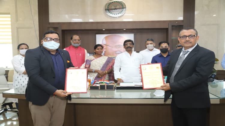 कचरे से बने गैस से शहर की सड़कों पर दौड़ेंगी गाड़ियां, रांची नगर निगम और गेल इंडिया के बीच हुआ करार