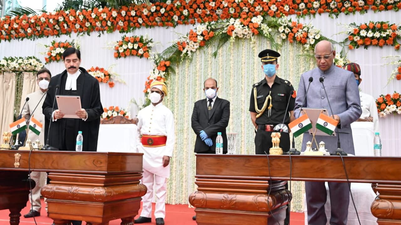 झारखंड के 10वें राज्यपाल के रूप में रमेश बैस ने ली शपथ, राज्यवासियों की बढ़ी उम्मीदें