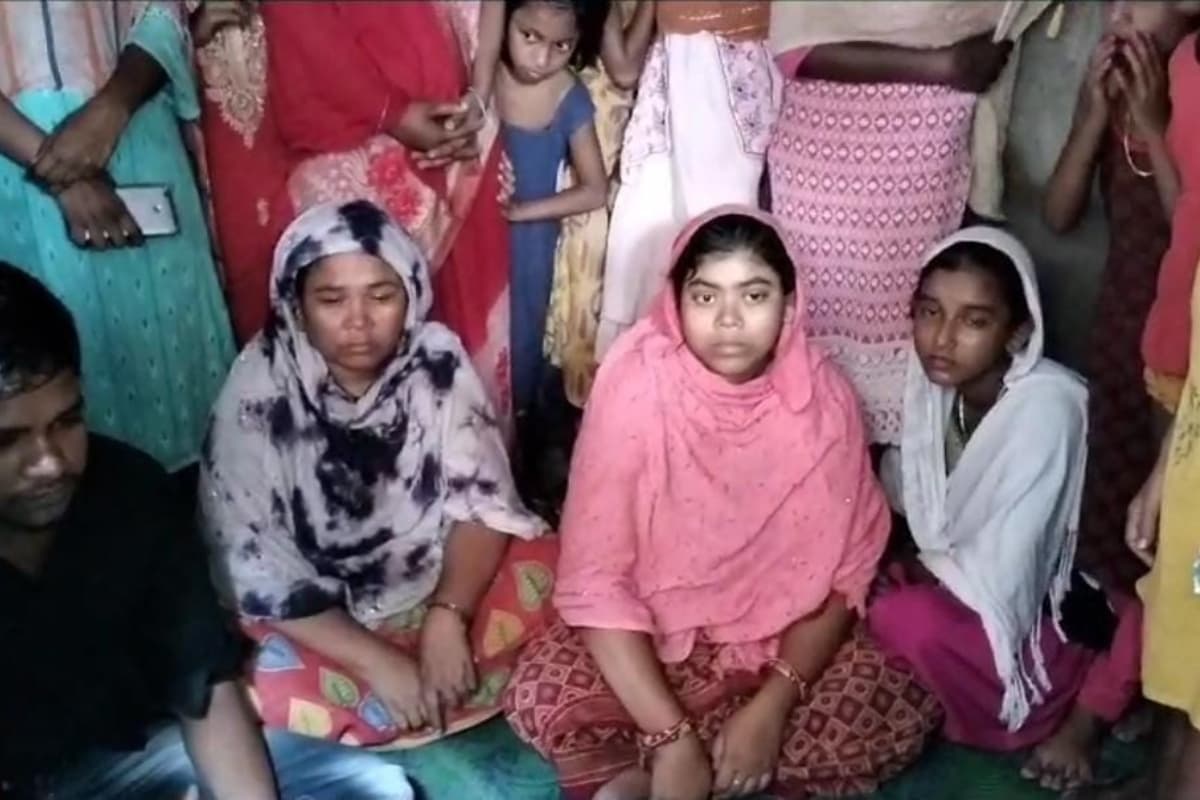 बोकारो सेक्टर 12 में भर भराकर गिर गई ब्लॉक की सीढ़ी, दहशत के बीच सुबह होने का इंतजार करते रहे लोग