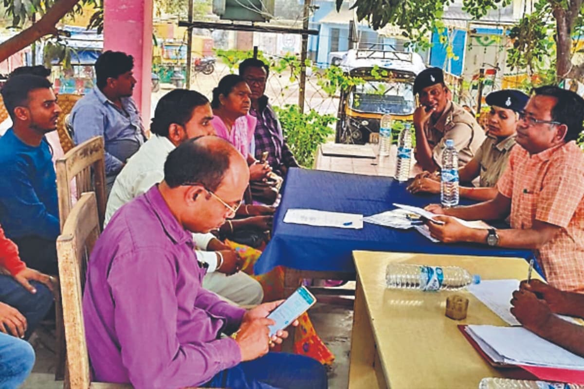 साहिबगंज : दिवाली को लेकर प्रशासन मुस्तैद, सोशल मीडिया पर अफवाह फैलाने वालों पर होगी सख्त कार्रवाई साहिबगंज : दिवाली को लेकर प्रशासन मुस्तैद, सोशल मीडिया पर अफवाह फैलाने वालों पर होगी सख्त कार्रवाई