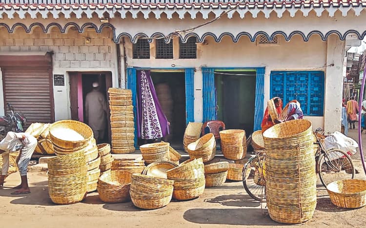 साहिबगंज में बांस के बने सूप का चार राज्यों में होता है निर्यात, एक लाख से भी ज्यादा घरों तक पहुंचता है