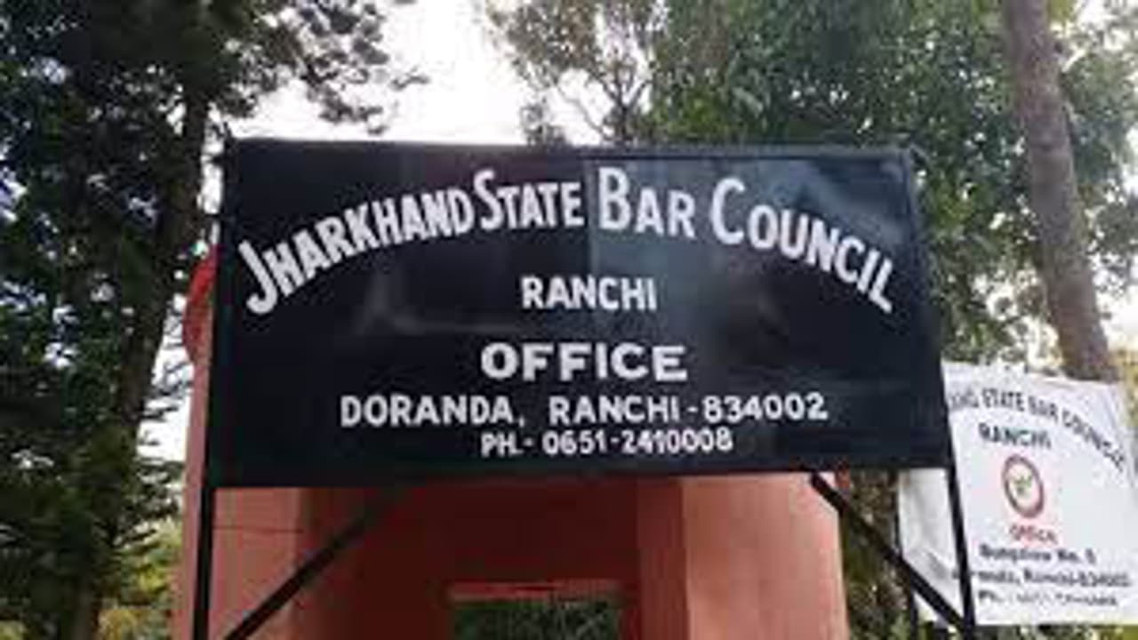 झारखंड के 30 हजार वकील 9 मई तक न्यायिक कार्यों से रहेंगे अलग, स्टेट बार काउंसिल की वर्चुअल बैठक में लिया गया फैसला