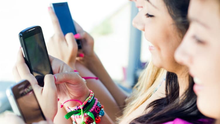 Jio vs Airtel vs VI : 3GB डेली डेटा वाले ये प्लान्स हैं सबसे किफायती, आपके लिए कौन-सा रहेगा बेस्ट?