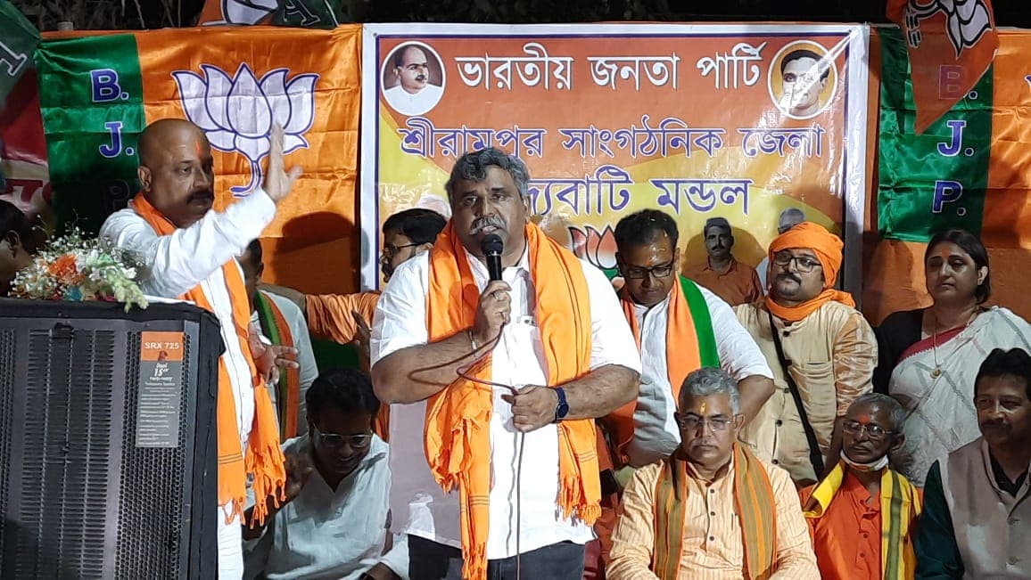 आसनसोल के 3 तृणमूल पार्षद भाजपा में शामिल, अब खुलकर बोलेंगे पूर्व मेयर जितेंद्र तिवारी आसनसोल के 3 तृणमूल पार्षद भाजपा में शामिल, अब खुलकर बोलेंगे पूर्व मेयर जितेंद्र तिवारी