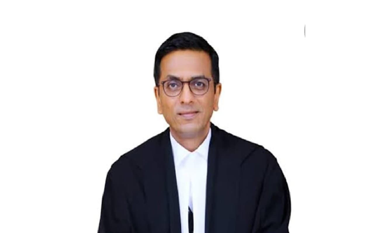 जानें कौन हैं जस्टिस डीवाई चंद्रचूड़ ? जिनके नाम की सिफारिश चीफ जस्टिस यूयू ललित ने सरकार को भेजी