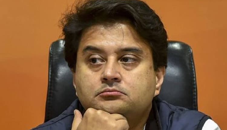 ज्योतिरादित्य का फेसबुक अकाउंट हैक, किसी ने पुराने जमाने में भाजपा विरोधी बयान को दिलाई याद, वीडियो डिलीट