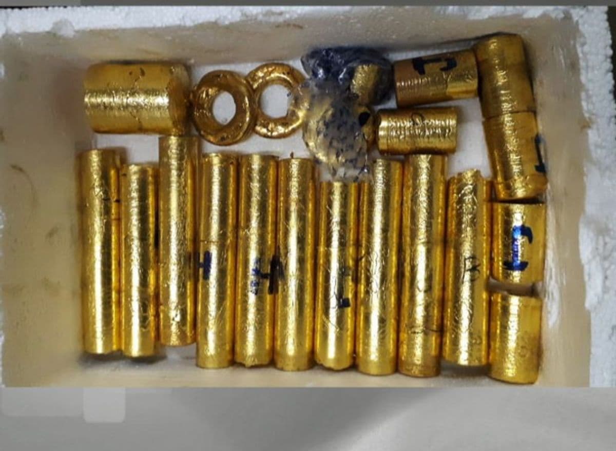 सोने की तस्करी के विवाद के बाद केरल के सूचना प्रौद्योगिकी सचिव को मुख्यमंत्री के सचिव के पद से हटाया गया