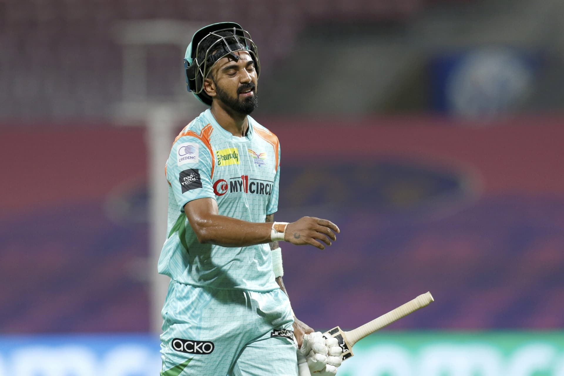 IPL 2022: हार के बाद केएल राहुल पर लगा भारी जुर्माना, मार्कस स्टोइनिस को लगी फटकार, जानें क्या है मामला IPL 2022: हार के बाद केएल राहुल पर लगा भारी जुर्माना, मार्कस स्टोइनिस को लगी फटकार, जानें क्या है मामला