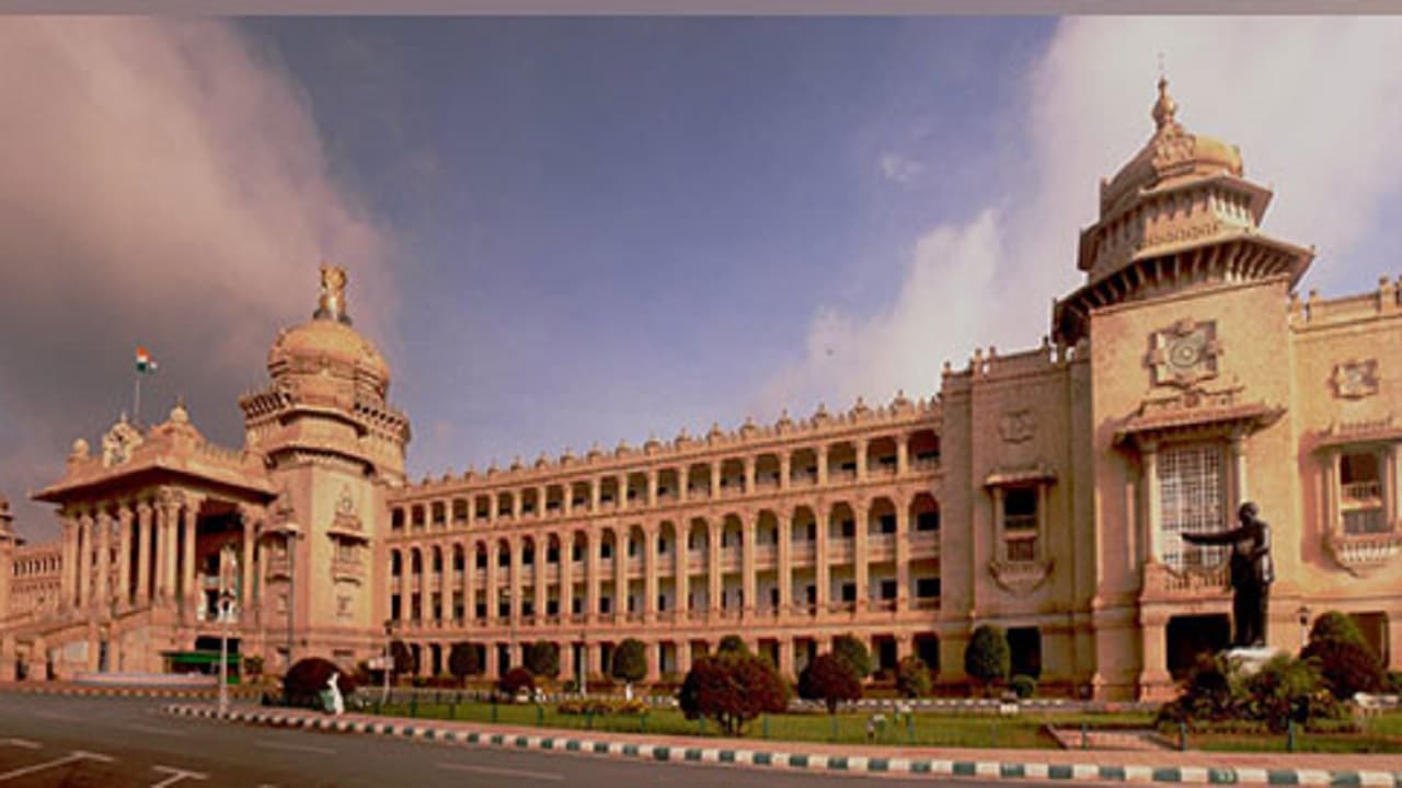 7th Pay Commission नहीं हुआ लागू, 1 मार्च से अनिश्चितकालीन हड़ताल पर जाएंगे कर्नाटक के सरकारी कर्मचारी