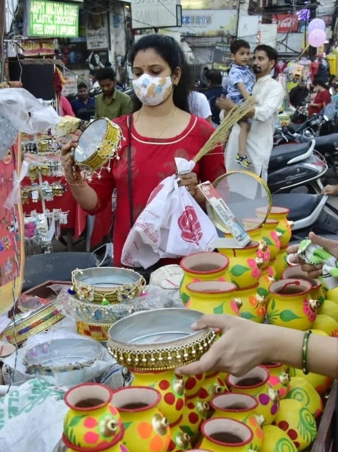 करवा चौथ व्रत पूजन के लिए इन सामग्रियों का है विशेष महत्व