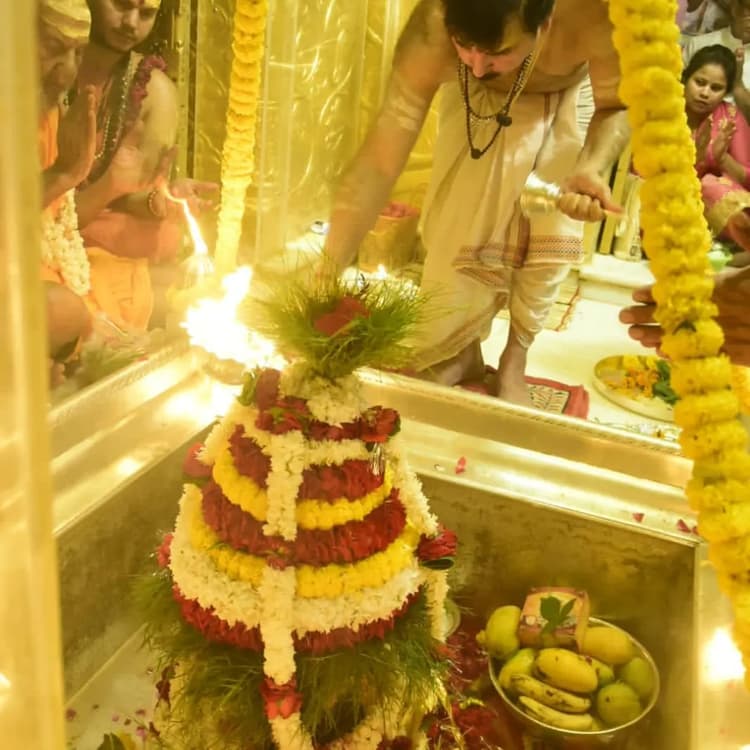 हर दिन चारों पहर की आरती के बाद बाबा विश्वनाथ करते हैं बनारसी पान का भोग, 150 साल से चली आ रही परंपरा