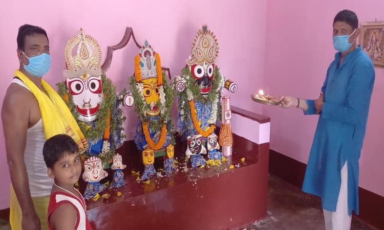 Mahaprabhu jagannath : श्रीमंदिर से गुंडिचा मंदिर पहुंचे महाप्रभु जगन्नाथ, उलूध्वनि से हुआ स्वागत, प्रभु का हुआ शृंगार