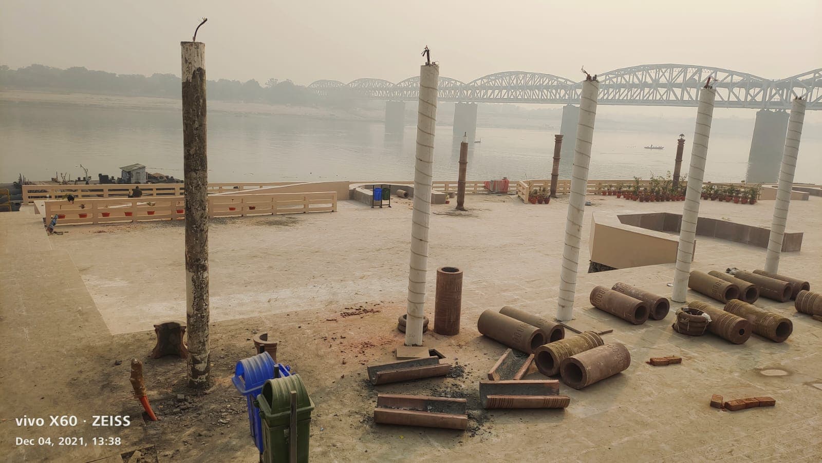 Varanasi News: खिड़कियां घाट की बदल रही है तस्वीर; जल-नभ-थल से जोड़ा जाएगा रास्ता, खूबियां जान हो जाएंगे हैरान