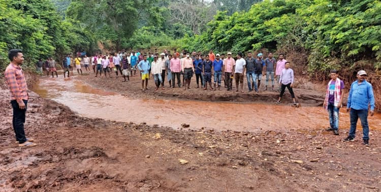 लाल पानी से त्रस्त सारंडा के आधा दर्जन गांव के लोगों का टाटा स्टील लांग प्रोडक्ट के खिलाफ आर-पार की लड़ाई का एलान