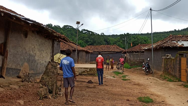 नक्सली बुद्धेश्वर उरांव के मौत के बाद कोचागानी गांव में जगी विकास की उम्मीद, मूलभूत सुविधाओं का है अभाव