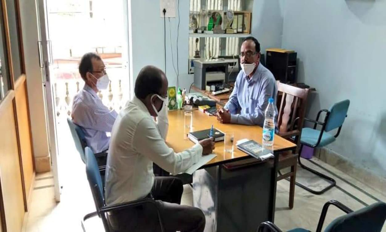 यूरिया की बिक्री में गड़बड़ी पाये जाने पर कोडरमा के 5 खाद दुकानों का लाइसेंस सस्पेंड, दुकानदारों से मांगा स्पष्टीकरण