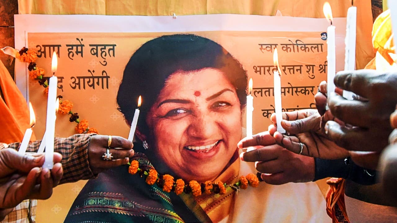 स्वर्गीय लता मंगेशकर मां सरस्वती की थी अवतार, उनके गीतों से गुलजार रहेगी धरती - महामंडलेश्वर