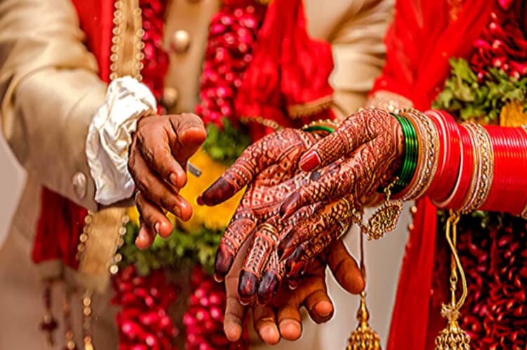 Lic Kanyadaan Policy: 130 रुपये का इंवेस्टमेंट, बेटी की शादी पर मिलेंगे 27 लाख, जानें इस स्कीम के बारे में