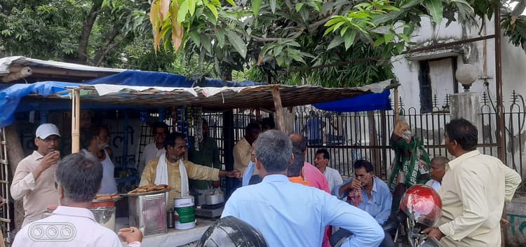 पीएम मोदी और सीएम नीतीश के नाम पर मुजफ्फरपुर में जदयू की आभार यात्रा के दौरान कार्याकर्ताओं में नोंकझोंक