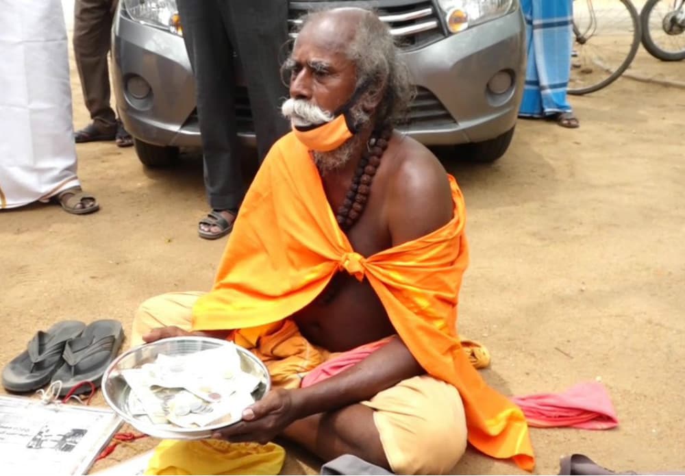 Covid-19: भीख मांगकर जुटाए पैसों से कर रहे कोरोना पीड़ितों की मदद, पेश की मिशाल