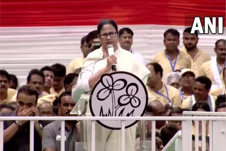 तृणमूल छात्र परिषद के स्थापना दिवस पर बोलीं ममता, गोली मारो का नारा लगाने वाले सभी लोगों को गिरफ्तार करे पुलिस