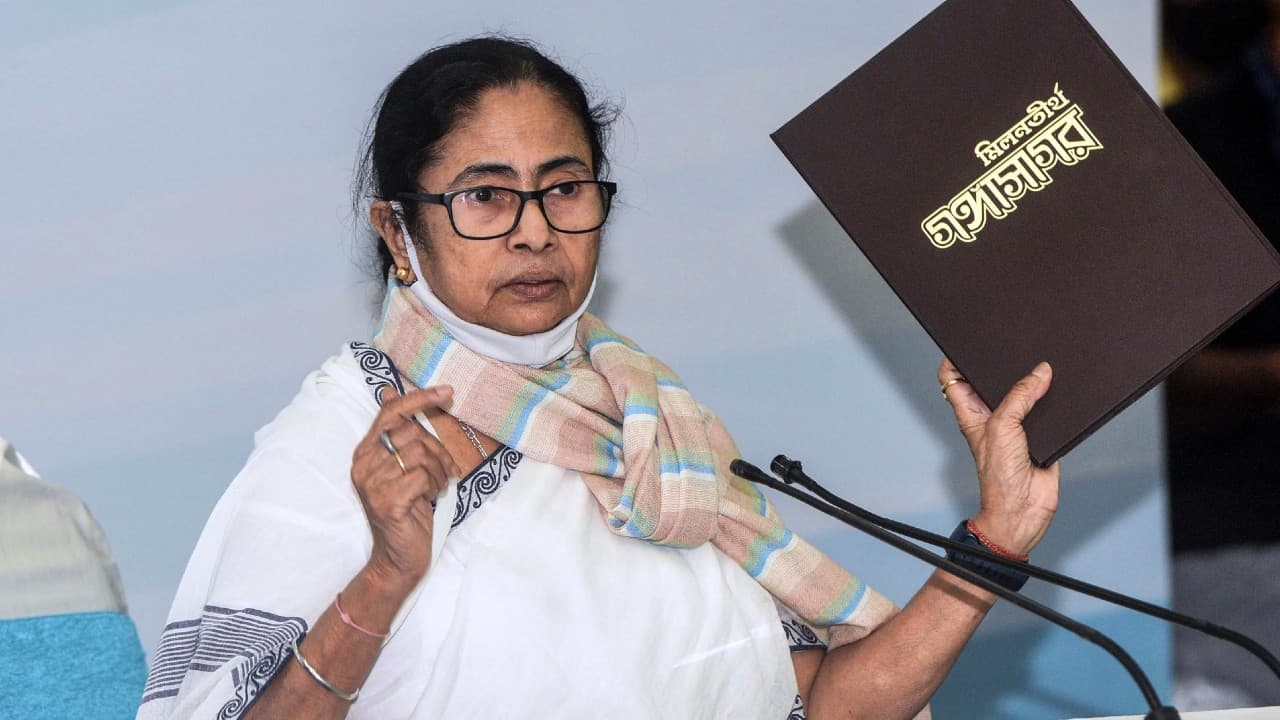 ममता बनर्जी का ऐलान- गंगासागर मेला 2022 के लिए चलेंगी 2750 बसें, 1050 CCTV और 20 ड्रोन से होगी मेला की निगरानी