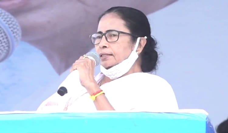 Bengal Election 2021: पुरुलिया की रैली से ममता बनर्जी का आरोप, 'मुझे बहुत मारा गया, मेरे सिर और कमर में चोट है, BJP को डर है कि....
