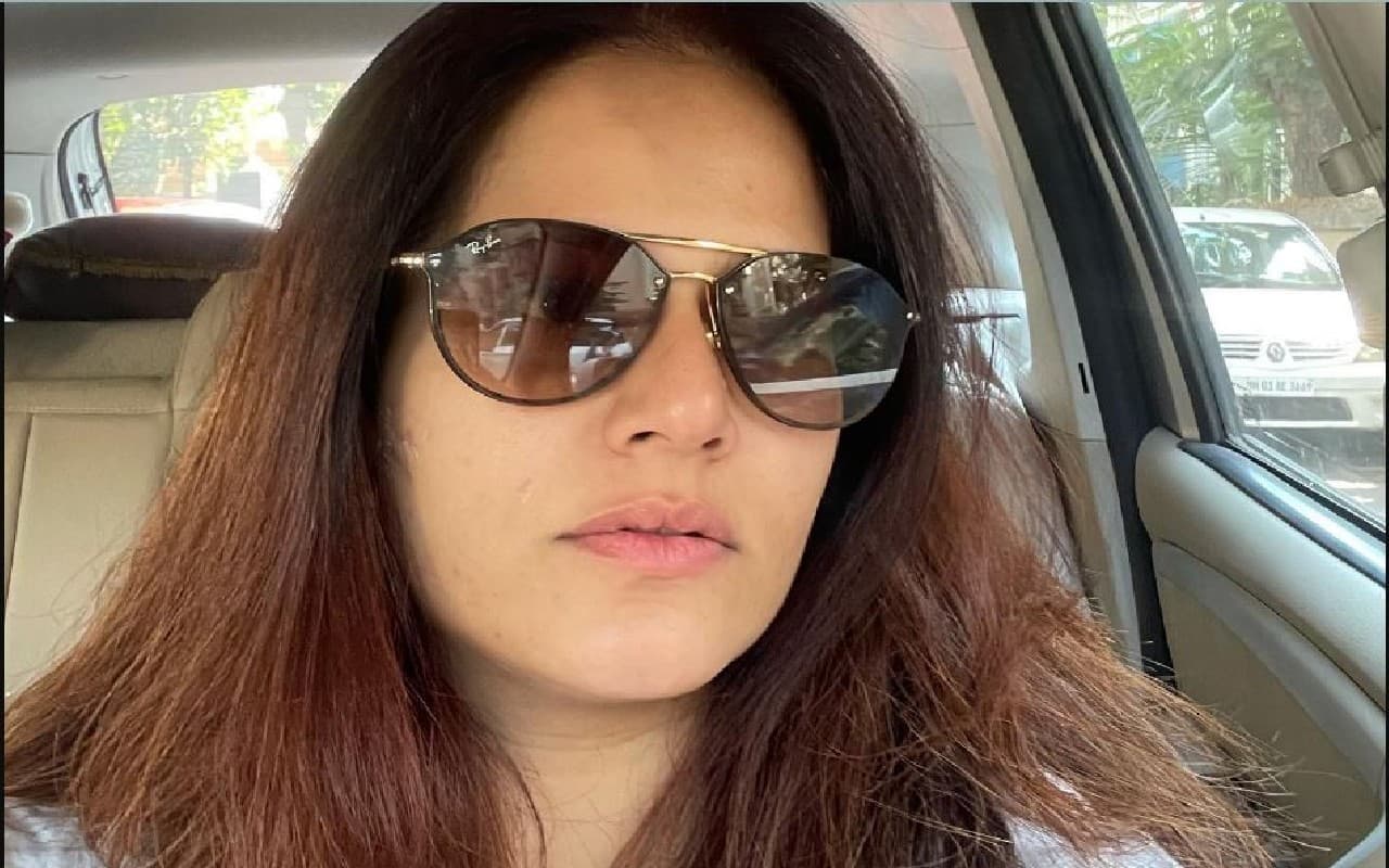एक्ट्रेस मनवा नाइक के साथ कैब ड्राइवर ने की बदसलूकी, सोशल मीडिया पर साझा की आपबीती एक्ट्रेस मनवा नाइक के साथ कैब ड्राइवर ने की बदसलूकी, सोशल मीडिया पर साझा की आपबीती
