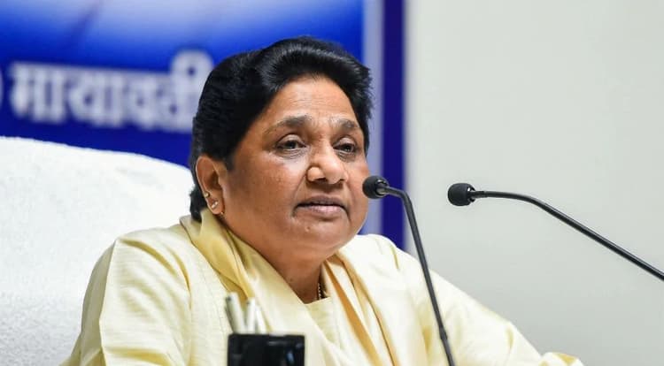 BSP प्रमुख मायावती बोलीं- UP में विभाजनकारी राजनीति कर रही BJP, गुजरात चुनाव में गुप्त फंडिंग के आरोप