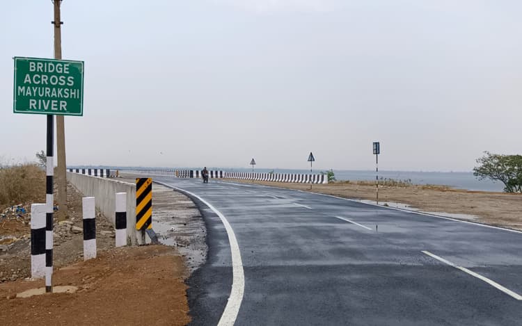 Photos: दुमका में मयूराक्षी नदी पर झारखंड का सबसे लंबा पुल बनकर तैयार, सैलानियों को कर रहा आकर्षित