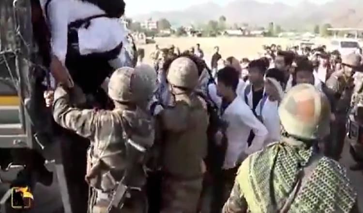 मिजोरम से मैतेई समुदाय का पलायन जारी, महिलाओं को निर्वस्त्र घुमाने का वीडियो सामने आने के बाद बिगड़े हालात