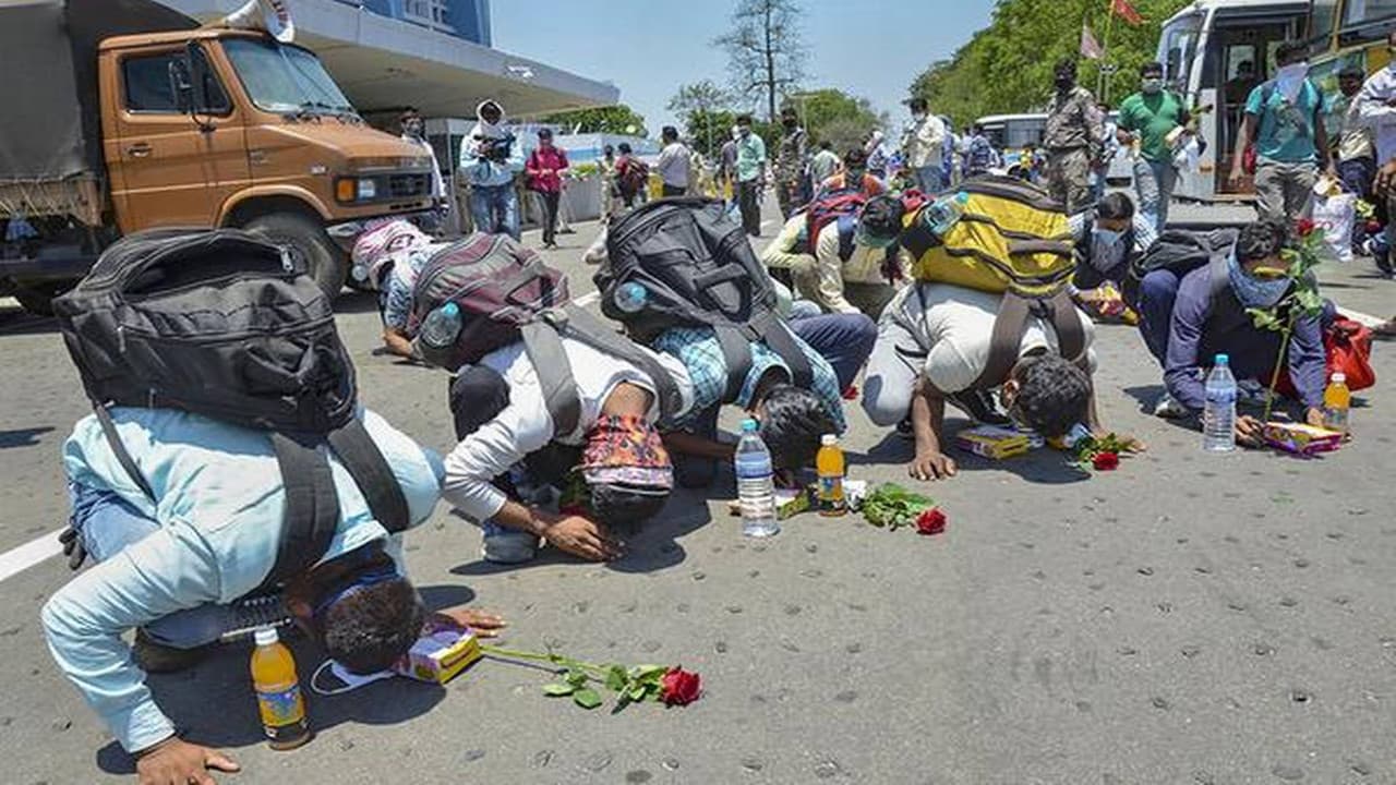 कोरोना संक्रमण काल में झारखंड प्रवासी कंट्रोल रूम ने 8 लाख से अधिक श्रमिकों को पहुंचायी मदद, सीएम हेमंत बोले- मिशन में बदला यह प्रयास