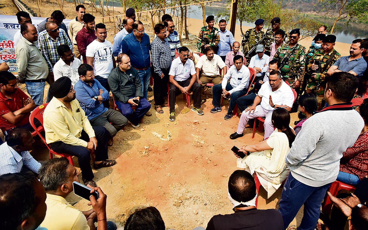 जमशेदपुर में लोगों की समस्या सुनते ही भड़के मंत्री बन्ना गुप्ता, जानें विधायक सरयू राय के बारे में क्या कहा