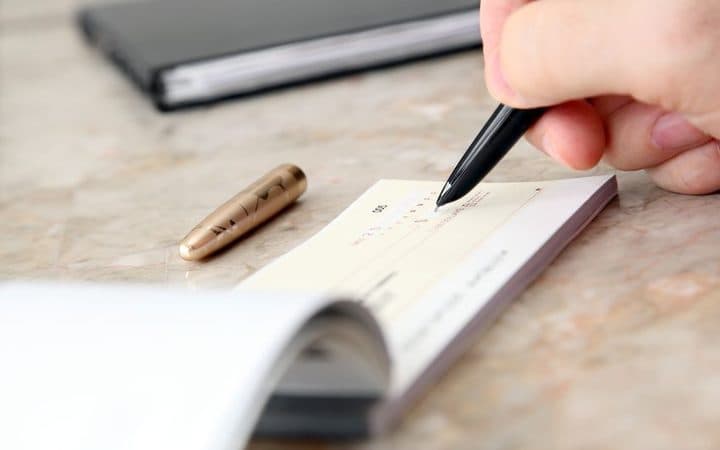 150 मजदूरों की गाढ़ी कमाई के 60 लाख रुपये का चेक गुम