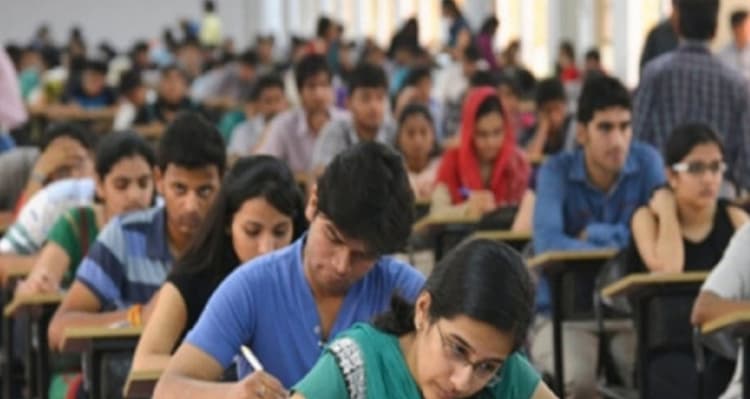 IIT JEE Advanced 2024 के रजिस्ट्रेशन में लगेंगे इतने पैसे, छात्राओं के लिए खास छूट