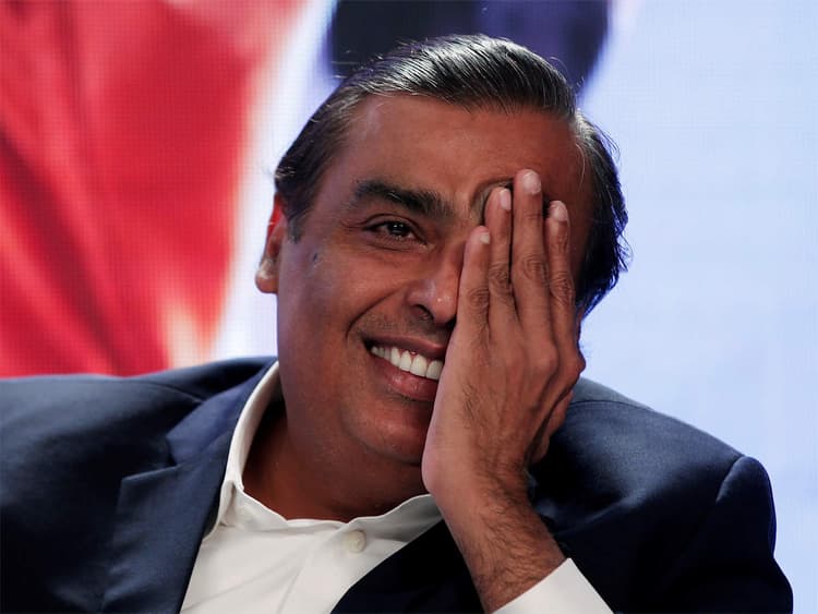 Mukesh Ambani से एक साल का JIO सब्सक्रिप्शन मुफ्त क्यों मांग रहे हैं सोशल मीडिया यूजर्स?