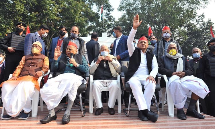 सपा संरक्षक मुलायम सिंह यादव जन्मदिन पर बोले-विश्वास पर खरे उतरेंगे, गूंजा गाना-रौशन तेरा नाम अखिलेश करेंगे...