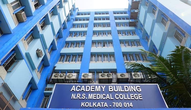 बंगाल में एक दिसंबर से शुरू होगी मेडिकल कॉलेजों में कक्षाएं, कोरोना से लड़ने के लिए 7.5 लाख परिवारों का सर्वे