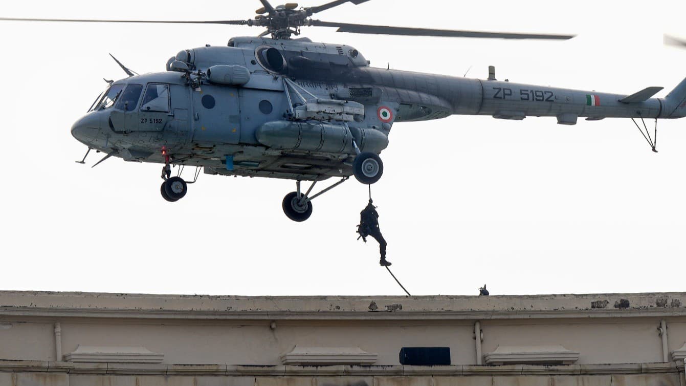 ऑपरेशन गांडीव-5: एनएसजी कमांडो-यूपी पुलिस ने विधान भवन पर आतंकी हमला किया नाकाम, देखें मॉकड्रिल की तस्वीरें