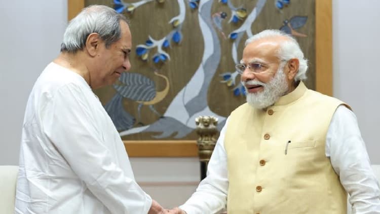 चाहनेवालों ने कुछ इस अंदाज में मनाया ओडिशा सीएम नवीन पटनायक का जन्मदिन, पीएम ने भी बधाई