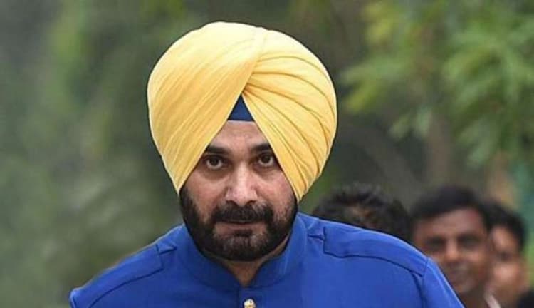 नवजोत सिंह सिद्धू का आरोप : दिल्ली से 'नकाब' ओढ़कर पंजाब चला रही आप, भगवंत मान सिर्फ 'रबर का गुड्डा'