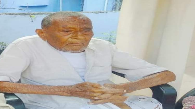 Jharkhand News : नहीं रहे पलामू के आखिरी स्वतंत्रता सेनानी नीलकंठ सहाय, 20 साल की उम्र में अंग्रेजों के खिलाफ लड़ाई में पहली बार गये थे जेल