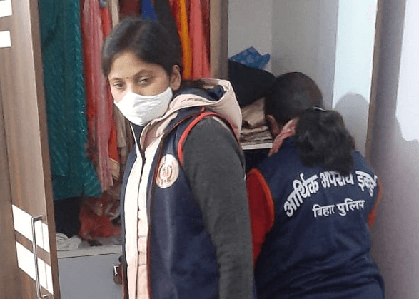 निलंबित एसडीपीओ संजय कुमार के ठिकानों पर आर्थिक अपराध इकाई की रेड