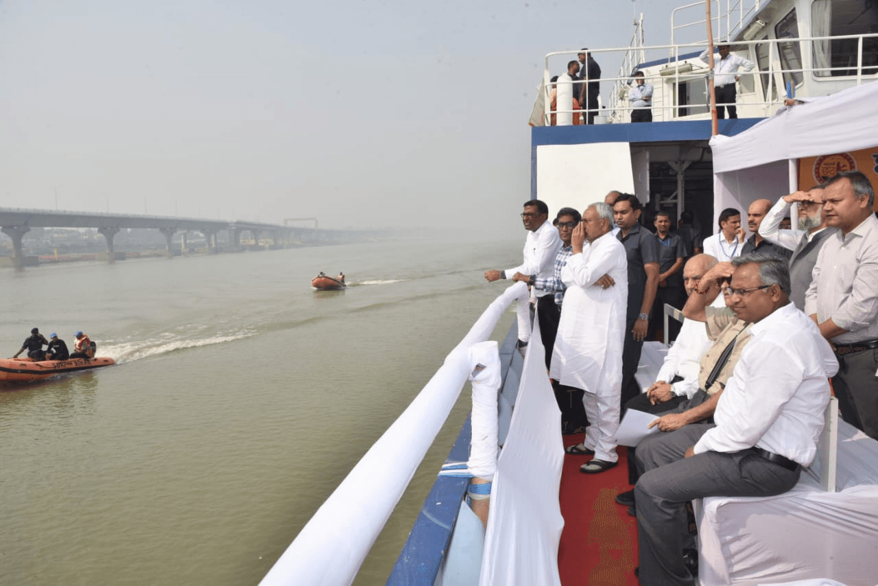 PHOTO: सीएम नीतीश कुमार ने पटना के छठ घाटों का लिया जायजा, अधिकारियों को दिए ये निर्देश