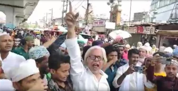 पटना में अलविदा की नमाज के बाद अतीक को लेकर लगे नारे, समर्थकों ने कहा- हमारी नजर में शहीद